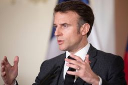 Macron kêu gọi: Các đồng minh của Ukraine không được “hèn nhát”
