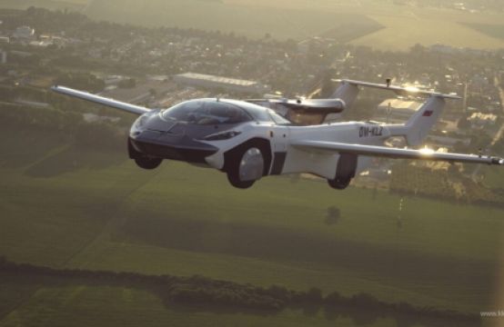 Xe bay đầu tiên trên thế giới chở khách thành công